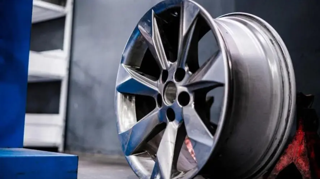 将美感和力量感合二为一！当汽车铝合金轮毂